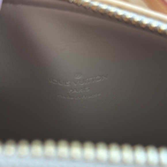 Louis Vuitton Bedford Handbag - Picture 8 of 13